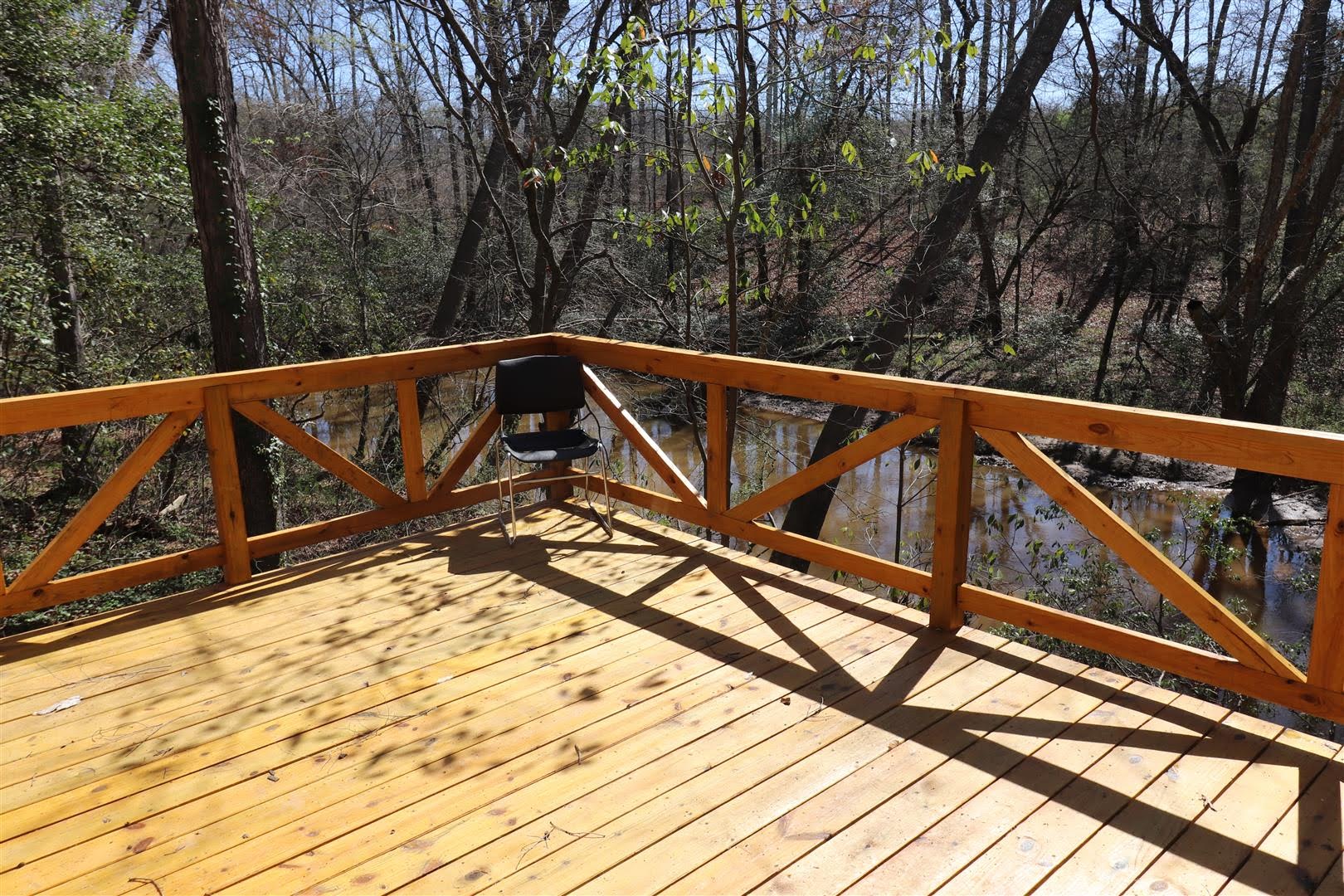 Picture of Main Cabin Outside Back Deck 1