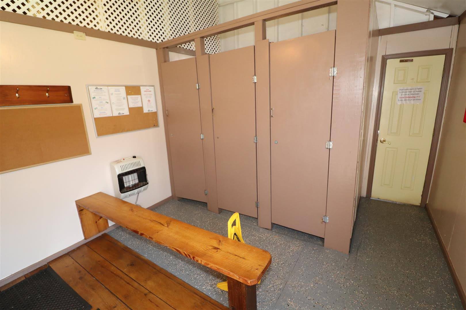 Picture of the Gameroom Bathhouse 3