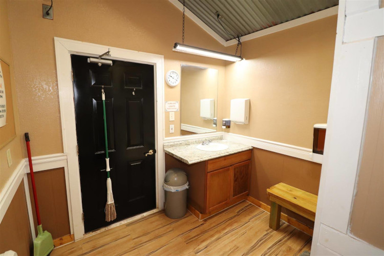 Picture of the Private Shower 4